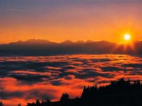 Soleil au-dessus des nuages