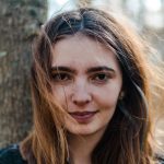 Jeune femme - Photo par Silviu Beniamin Tofan (unsplash.com)