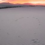 Cœur sur sable avec horizon de Cason Asher (unsplash.com)