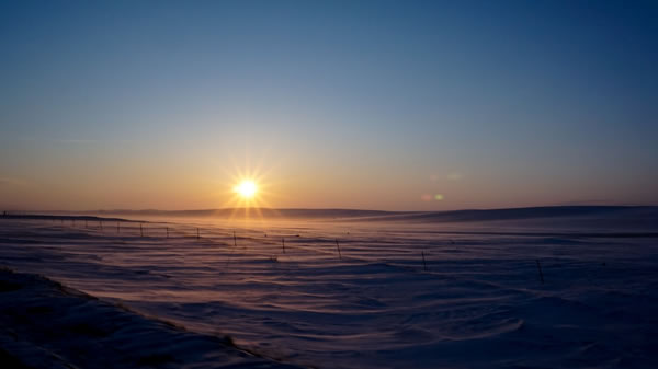 Soleil et horizon par Juniperphoton (unsplash.com)